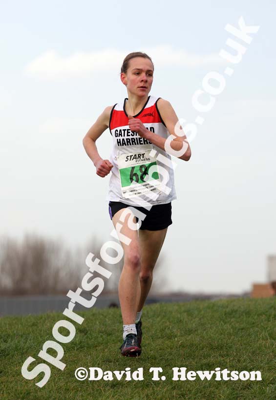 Elizabeth Mooney (Gateshead) winner of the under-20 womens North Eastern Cross Country, Champs., Temple Park, South Shields. Photo: David T. Hewitson/Sports for All Pics